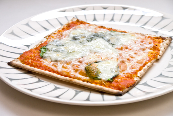 Matzo pizza (with homemade pizza sauce)